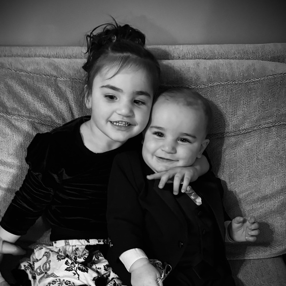 Meet your Posher, Elizabeth - Picture 1 of 16